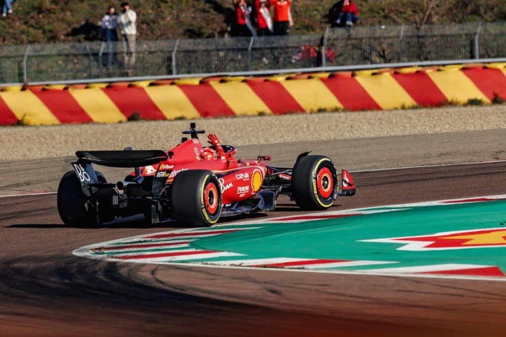 Ferrari | Leclerc e Sainz sulla SF-24 nella prima giornata di test in Bahrain