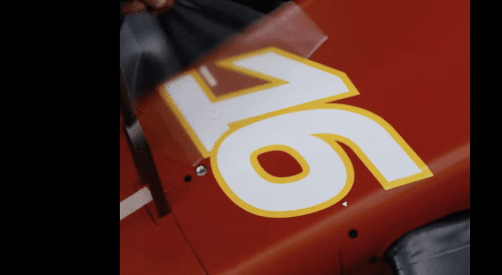 F1 | Ferrari mostra i numeri sulla SF-24: confermato il giallo in livrea [VIDEO]
