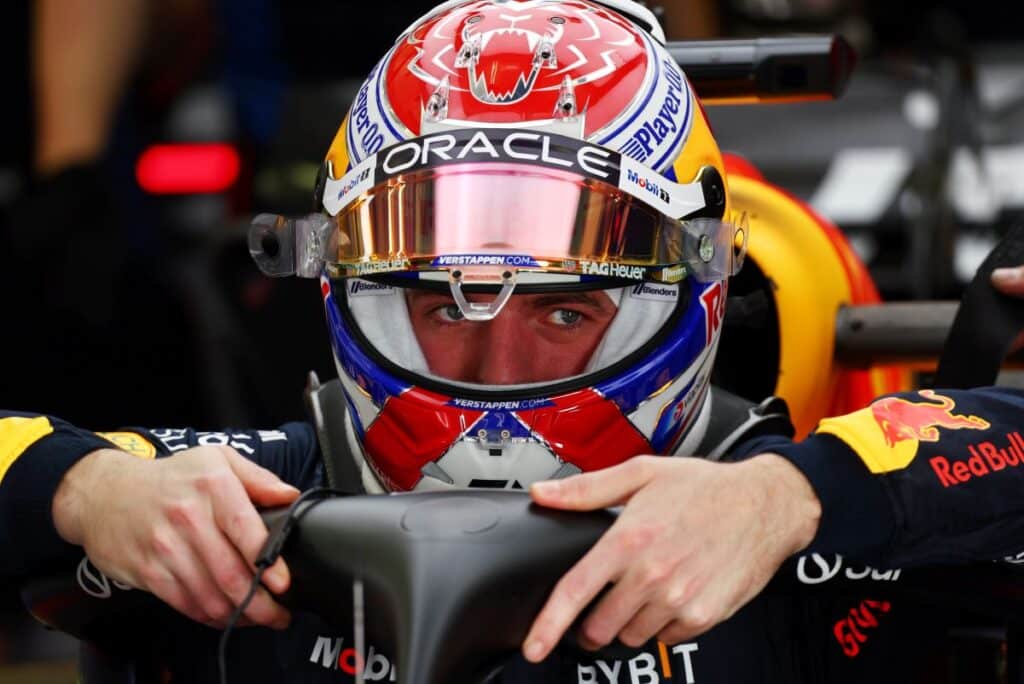 F1 | Verstappen: “Interessante quello che fa il team ogni volta, ma io penso solo a vincere”