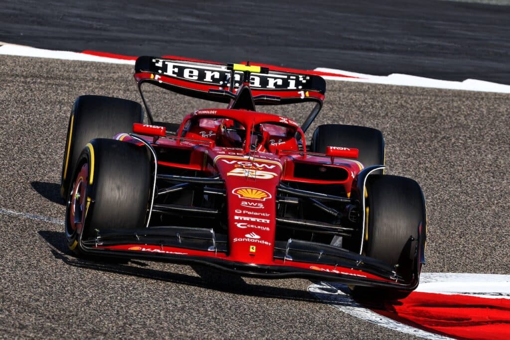 Test F1 Giorno 2 | Resoconto delle 14:30: Sainz il più veloce in assoluto, ancora guai per Perez