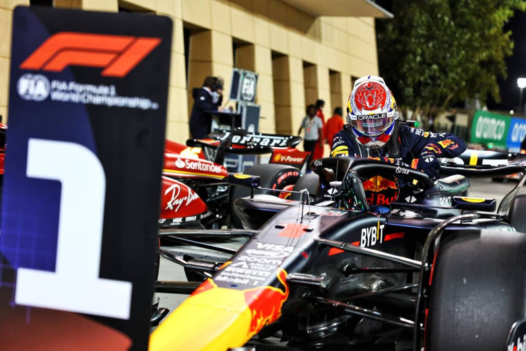 F1 | GP Bahrain, Qualifiche: Leclerc beffato dalle scie, pole a Verstappen