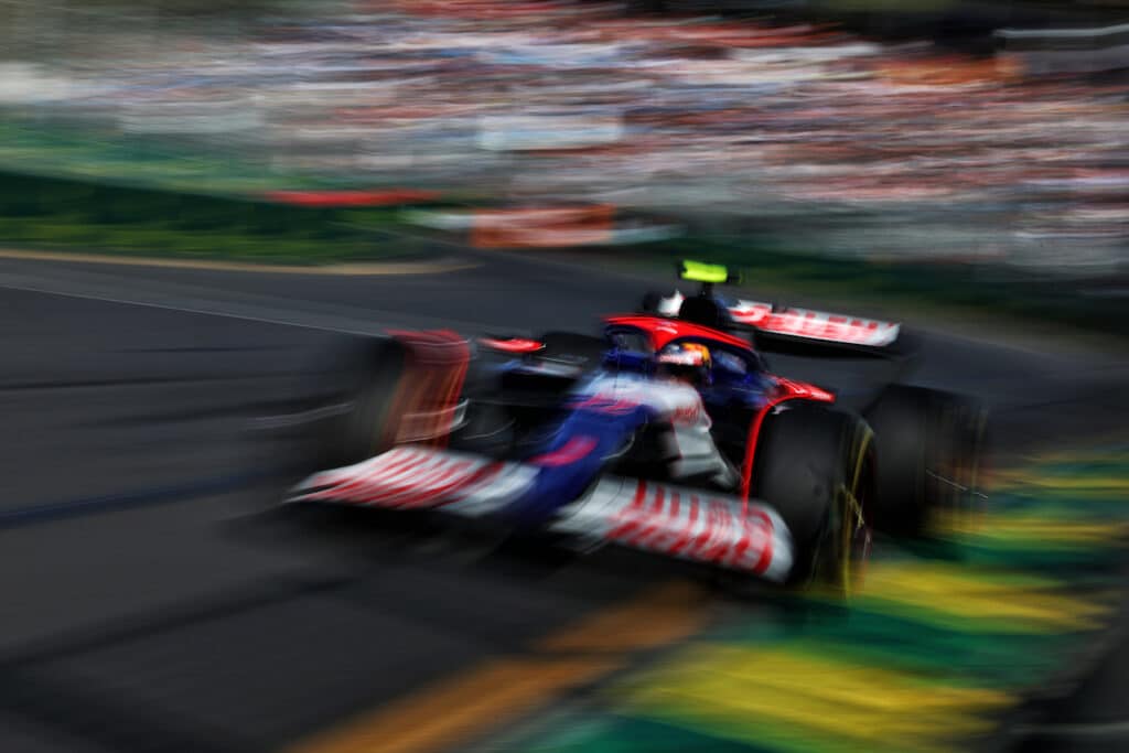 F1 | Tsunoda porta la Racing Bulls in Q3 nelle qualifiche a Melbourne