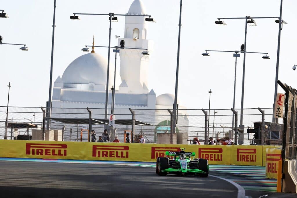 F1 | Sauber, Zhou: “Possiamo lottare per i punti”