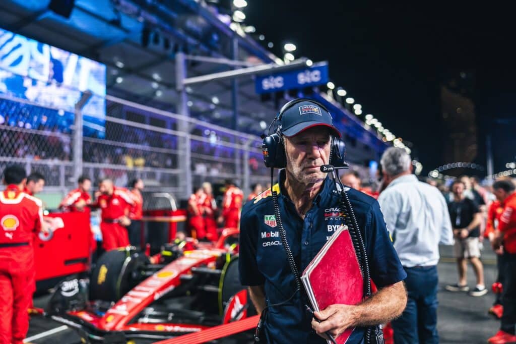 F1 | Clamoroso: Adrian Newey prossimo a lasciare la Red Bull. Ferrari in pole?