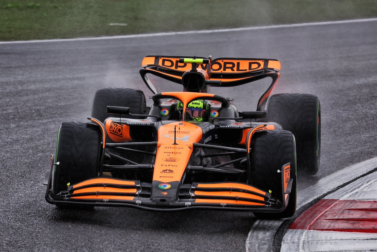 Formula 1 | McLaren brilla sul bagnato con Norris. Problemi per Piastri