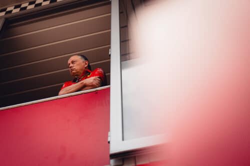 Ferrari | GP Monaco, Vasseur predica calma dopo la pole di Leclerc: “La vittoria non è scontata!”