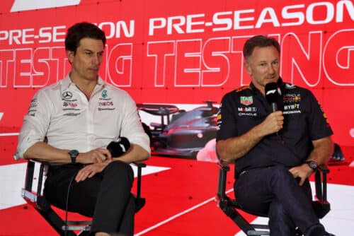 F1 | Horner, nuova bordata a Wolff: “Dovrebbe preoccuparsi dei 220 tecnici che ha perso”