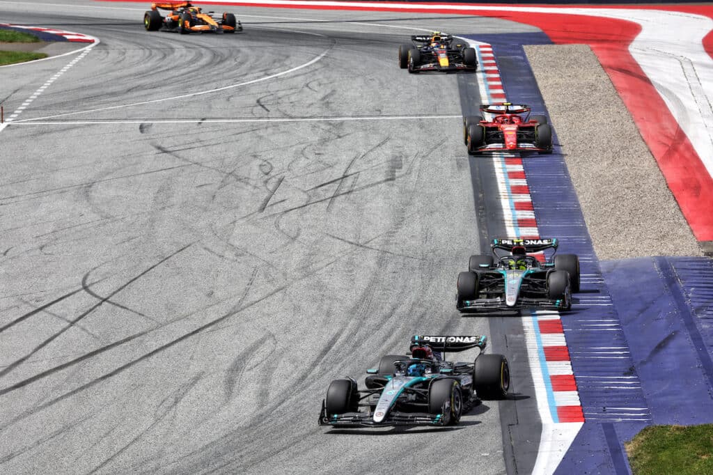 F1 | GP Austria: clamorosa vittoria di Russell, succede di tutto tra Norris e Verstappen