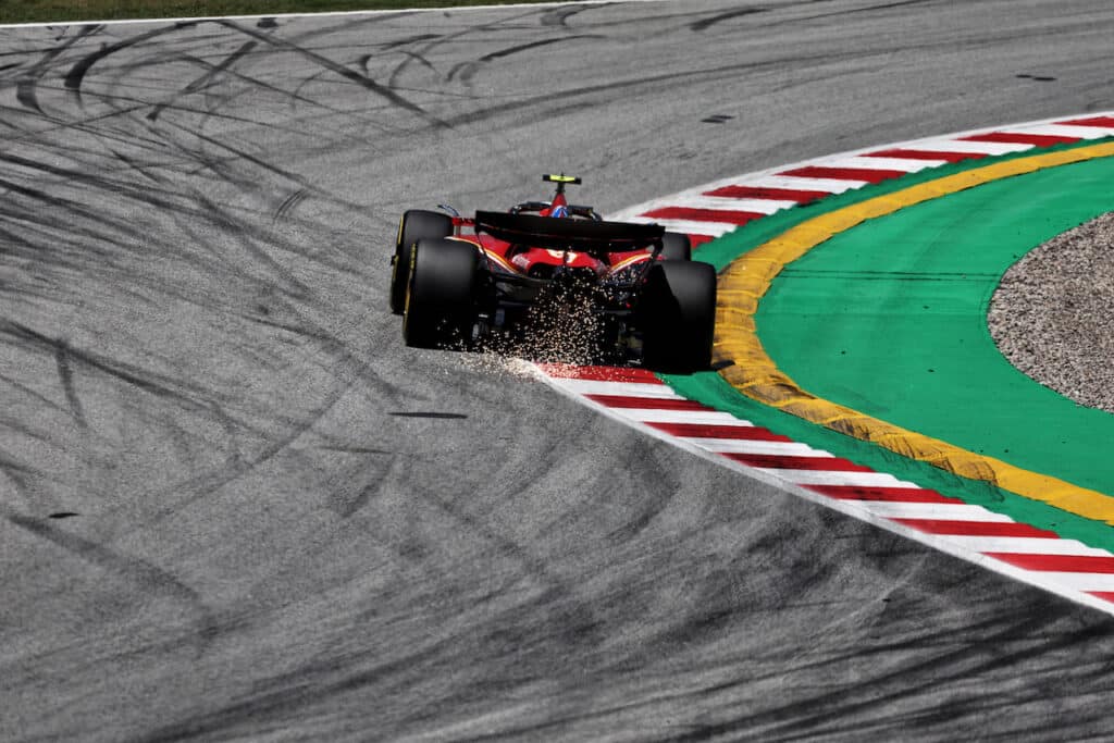 Ferrari | GP Spagna, riscontri diversi per Leclerc e Sainz nel venerdì di Barcellona