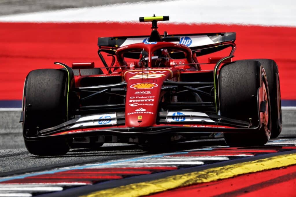 F1 | Ferrari, Sainz solo in quinta posizione: “Il format ci permette di fare delle correzioni”
