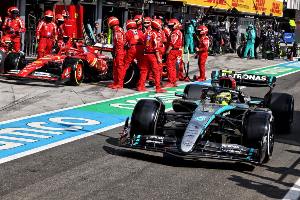 Formula 1 | Arrivabene sulla coppia Leclerc-Hamilton: “Lewis aiuterà Charles, ma molto dipenderà dalla vettura”