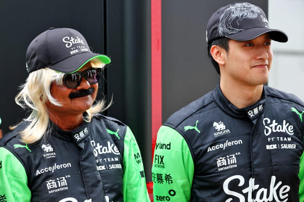 F1 | Zhou pressa Sainz: “Non è difficile prendere una decisione per il 2025”