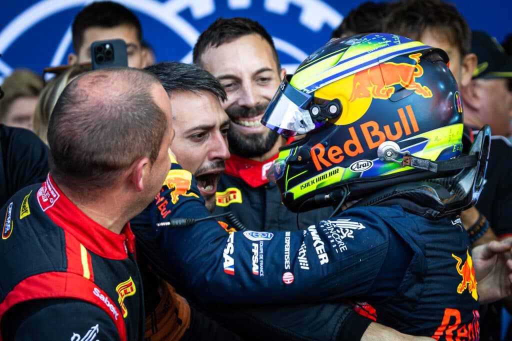 Formula 1 | Horner coccola Hadjar e Lindblad per il futuro della Red Bull