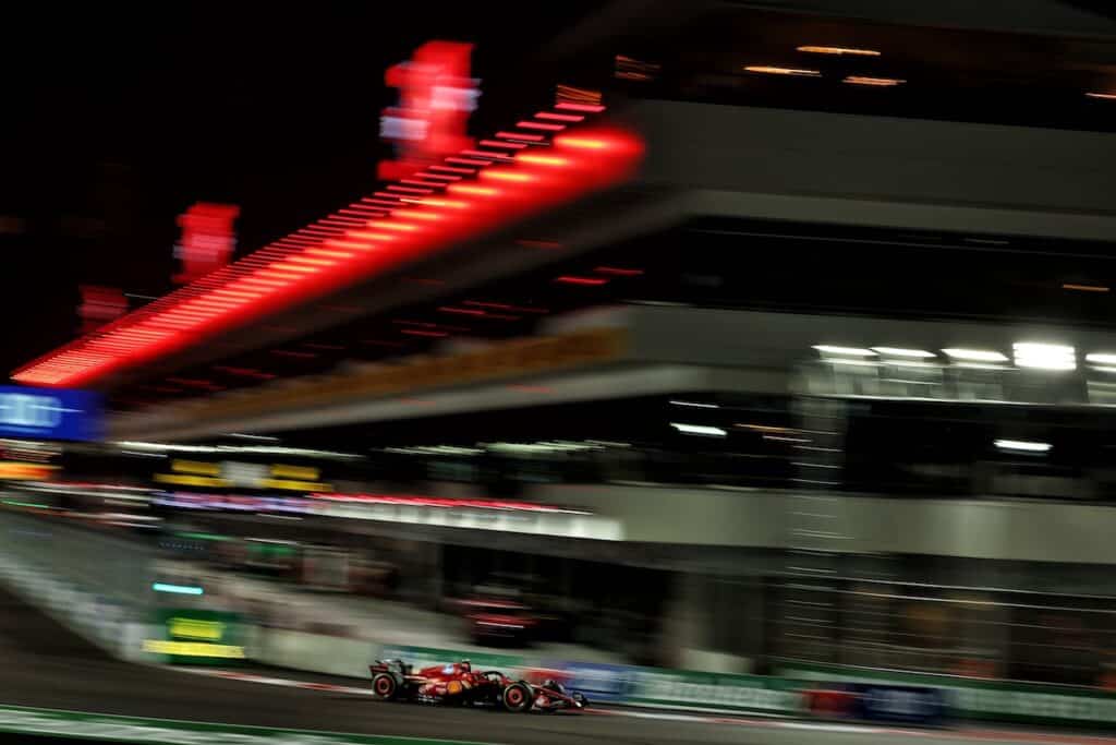 F1 | Pirelli, squadre e piloti preservano le gomme hard nel venerdì di Las Vegas
