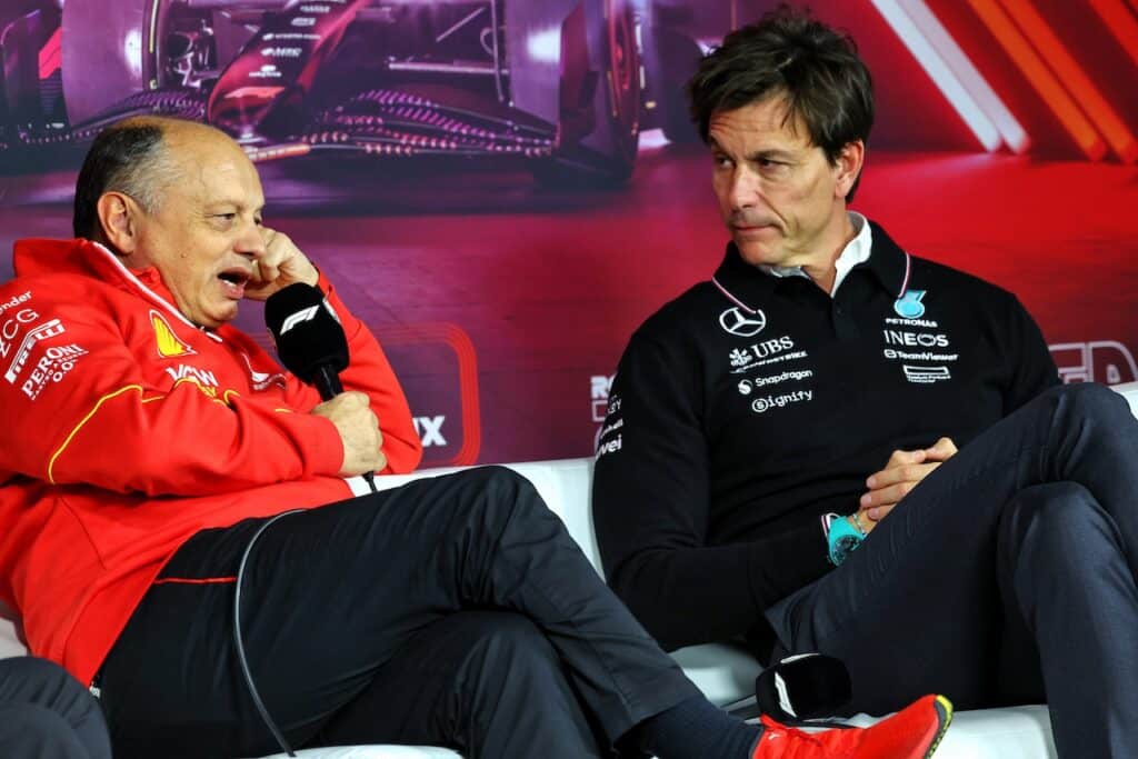 Ferrari | Vasseur, siparietto con Wolff: “Hamilton ai test di Abu Dhabi? Chiedete a Toto”