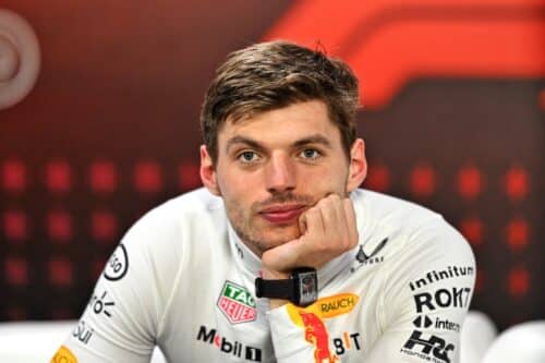 F1 | Verstappen show in conferenza: “Scusate, ma dove sono i giornalisti inglesi?”