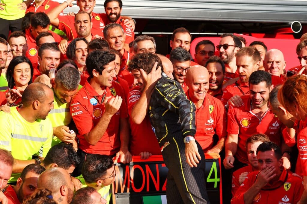 F1 | Leclerc e la piccola stoccata a Binotto: “In Ferrari è arrivata una nuova mentalità grazie a Vasseur”
