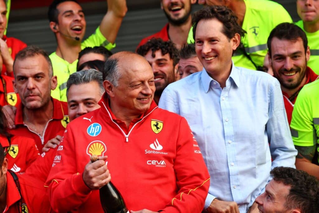 Ferrari, Elkann: “Stagione positiva, memorabili le vittorie di Austin e Monza nello stesso giorno”