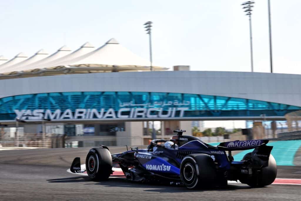 F1 | Test Abu Dhabi, ore 12.00 – Sainz detta il ritmo davanti a Leclerc e Norris [TEMPI]