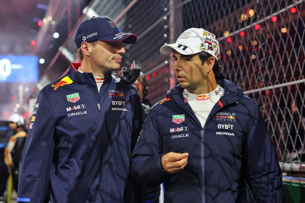 F1 | Verstappen difende Perez: “La sconfitta nel Costruttori è stata un disastro, ma non per colpa sua”