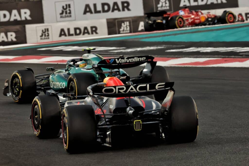 F1 | Mercato 2026, la scelta di Verstappen su Mercedes e l’effetto domino nelle scuderie di vertice