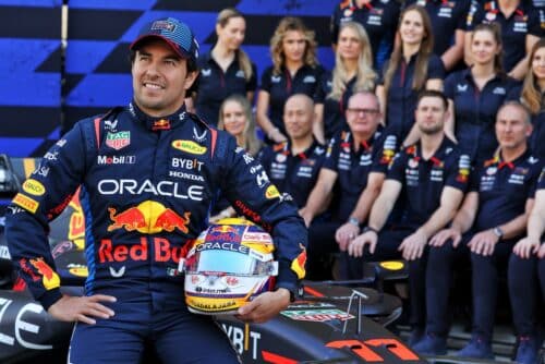 Perez sr difende Checo: “Merita di salutare la Formula 1 come i grandi di questo sport”