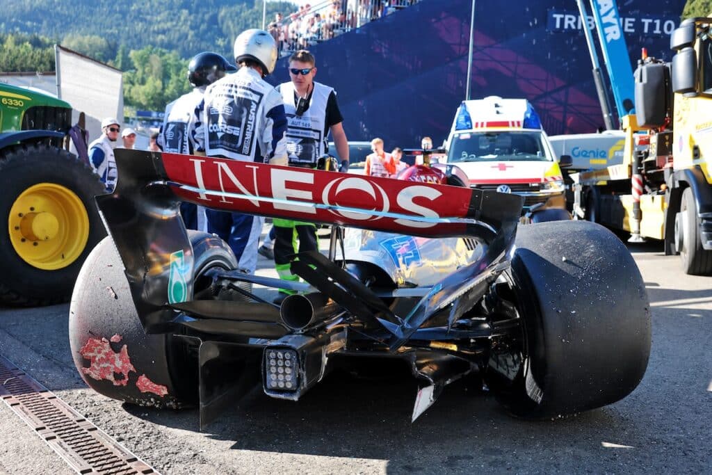 F1 | Wolff e la delusione per il cattivo sviluppo della W15: “Penalizzati dai tanti incidenti”
