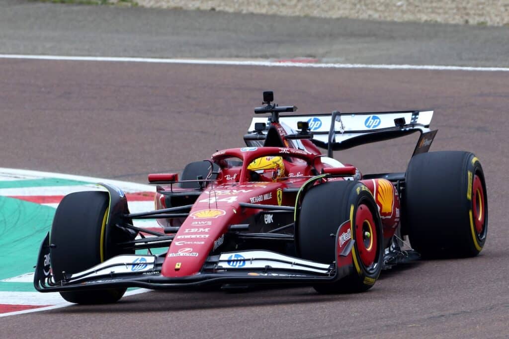 Formula 1 | Lewis Hamilton inaugurerà i test della Ferrari in Bahrain