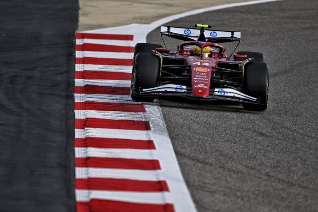 F1 | Ferrari chiude i test in Bahrain: Leclerc cauto, Hamilton più ottimista