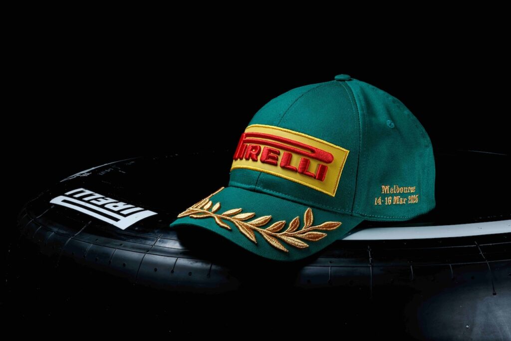 F1 | Pirelli e Denis Dekovic: cappellini speciali in 14 Gran Premi del 2025