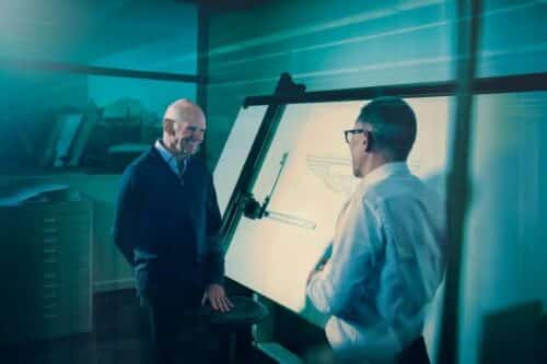F1 | Aston Martin-Newey, all-in sul 2026. Cowell: “Non partecipa alle riunioni e non risponde alle mail”