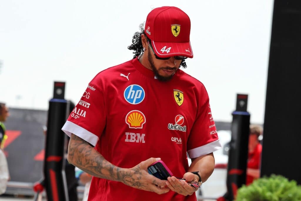F1 | Hamilton: “La Ferrari richiede uno stile di guida molto diverso da quello a cui ero abituato”