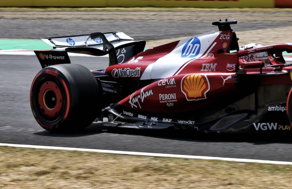 F1 | La Ferrari in Bahrain con un nuovo fondo? I dubbi di Vasseur e Serra