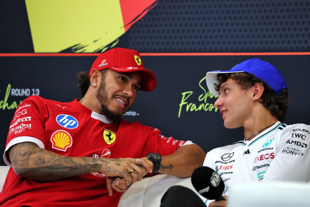 f1 | Hamilton difende Antonelli: “Ha una grande responsabilità, dategli tempo”