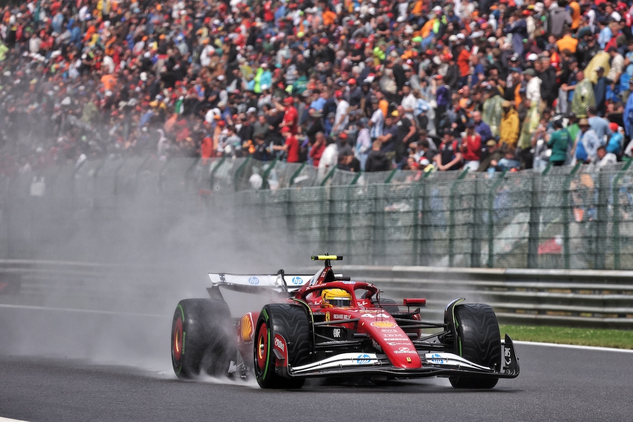 F1 | Ferrari, Hamilton rimonta fino al settimo posto: “Amo queste condizioni”