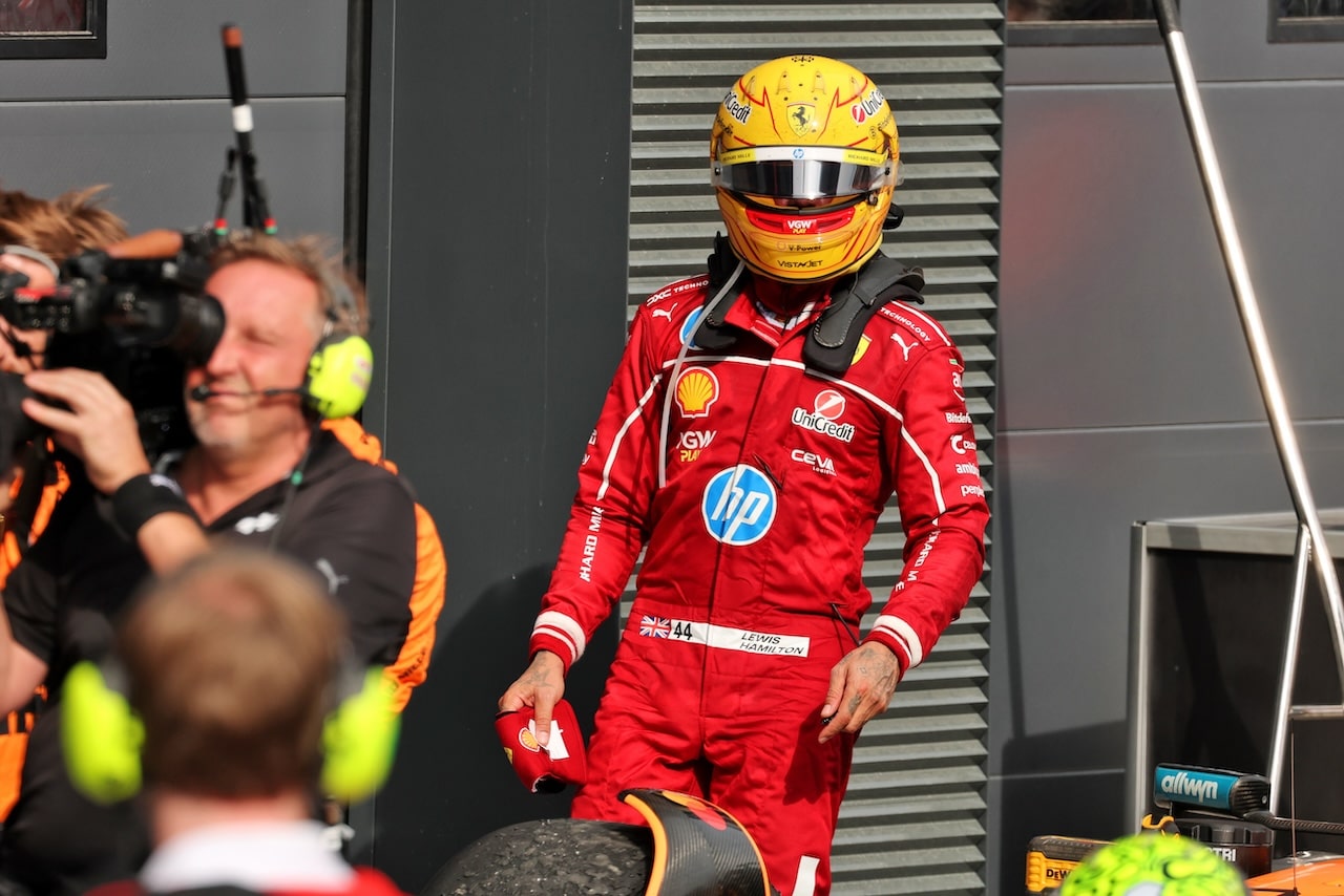 F1 | Barrichello difende Hamilton: “Se la Ferrari del 2026 sarà competitiva, tornerà a vincere”