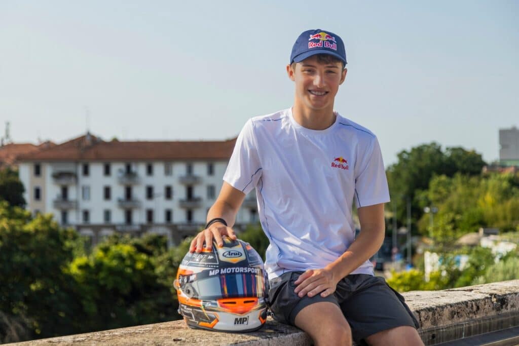 Formula 1 | Red Bull rafforza il suo vivaio con due giovani piloti, c’è anche un italiano