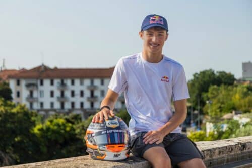 Formula 1 | Red Bull rafforza il suo vivaio con due giovani piloti, c’è anche un italiano