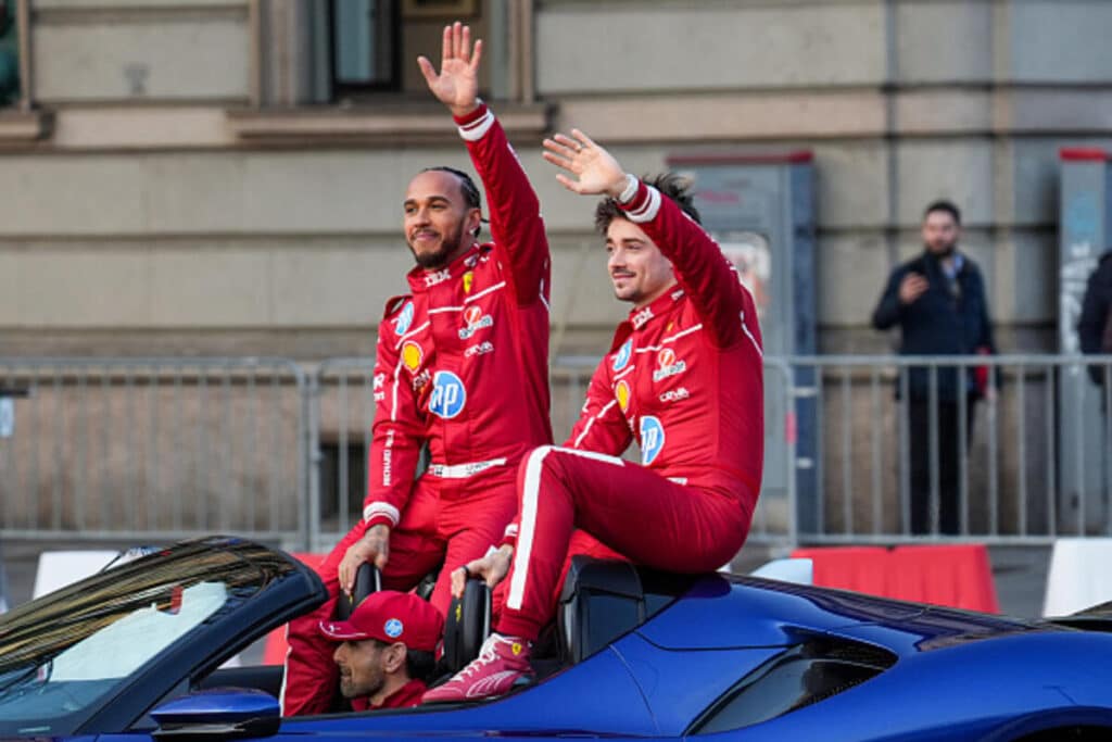 Ferrari, evento a Milano con Hamilton e Leclerc prima del GP d’Italia a Monza