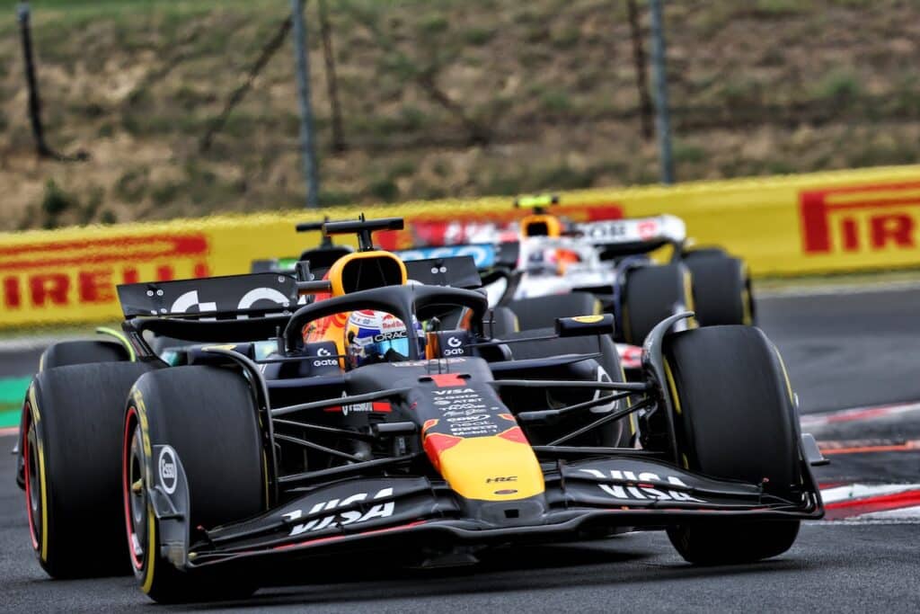 F1 | Villeneuve su Verstappen: “Non più forte dei grandi del passato, ma oggi è l’unico pilota puro”