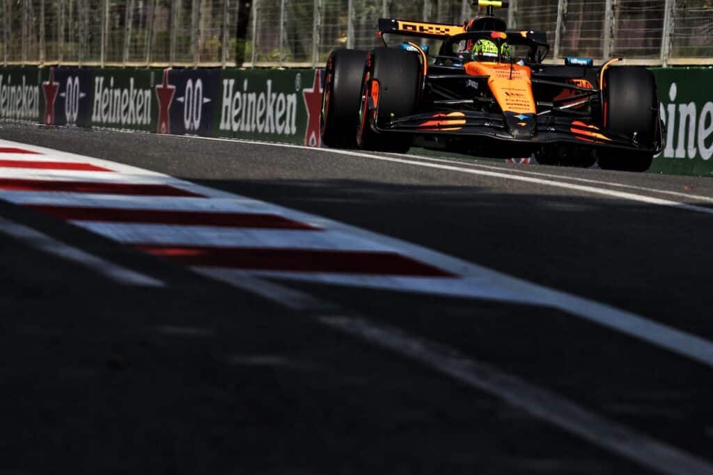 F1 GP Azerbaijan | McLaren, Norris sbatte nelle libere: “Un piccolo ma costoso errore”