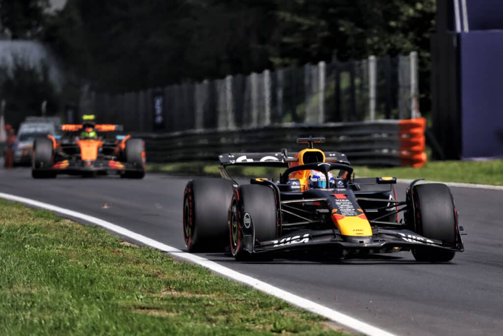 F1 GP Monza | Verstappen batte il colpo nelle qualifiche di Monza e si mette alle spalle le McLaren [RISULTATI]