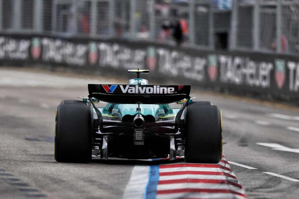 F1 | Alonso comanda le FP1 a Singapore: Leclerc e Verstappen inseguono