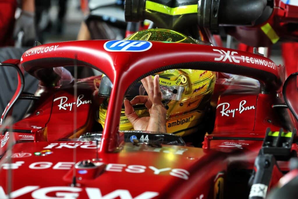 F1 | Hamilton, frecciata alla stampa dopo Singapore: “Raccontano solo una versione dei fatti”