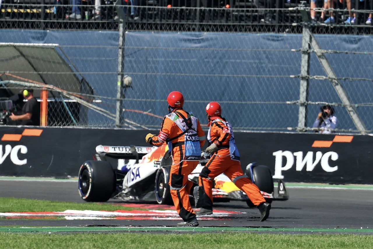 F1 | Lawson rischia di investire due commissari in Messico: la posizione della FIA