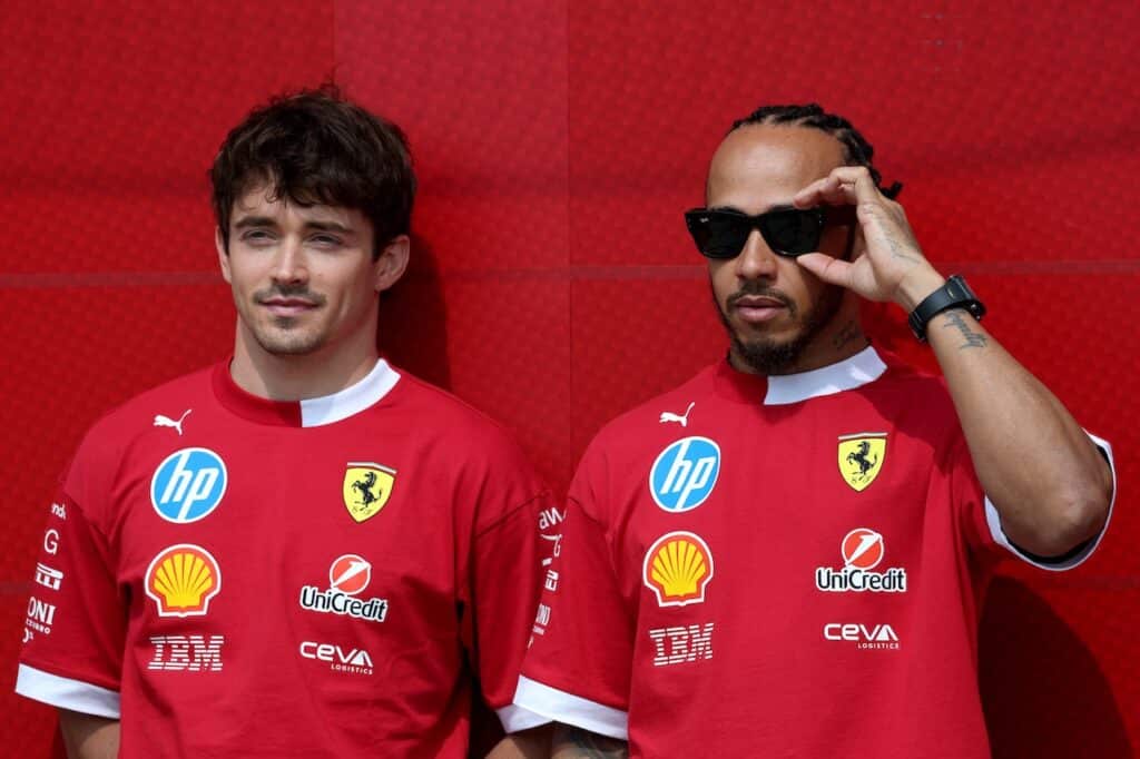 Elkann crea imbarazzo: in Ferrari è sempre colpa dei piloti, mai di chi non sa progettare auto