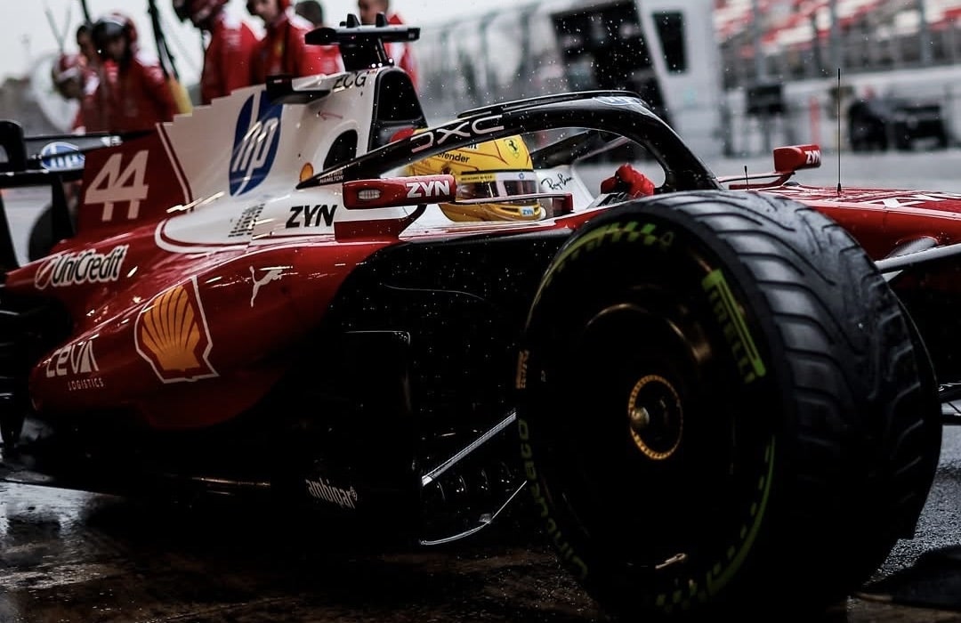バルセロナでのF1試乗 |フェラーリの120周：ルクレールとハミルトンがSF-26でコースを走行
