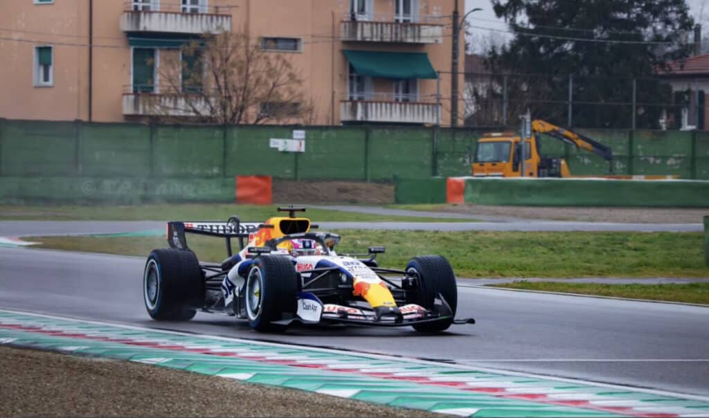 F1 | Racing Bulls a Imola con la VCARB03: Lindblad si è insabbiato alla Variante Villeneuve