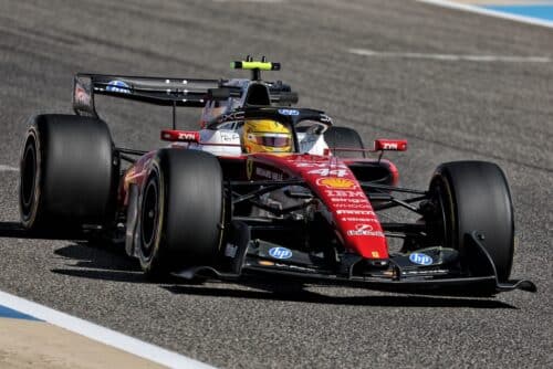 F1 Test Bahrain 2 | Giorno 2, ore 11 – Mattinata persa per la Ferrari: solo 5 giri per Hamilton [FOTO PIT-LANE]