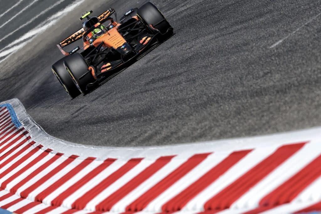 F1 Test Bahrain 2 | McLaren solida a Sakhir: 158 giri per Norris e Piastri